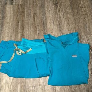 Figs Vibrant Blue Scrub Top